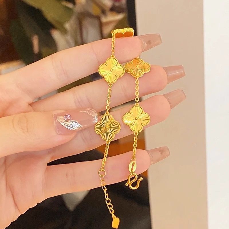 [benefit Price] New Sand Gold Car Flower Five-leaf Clover Women's Bracelet As a