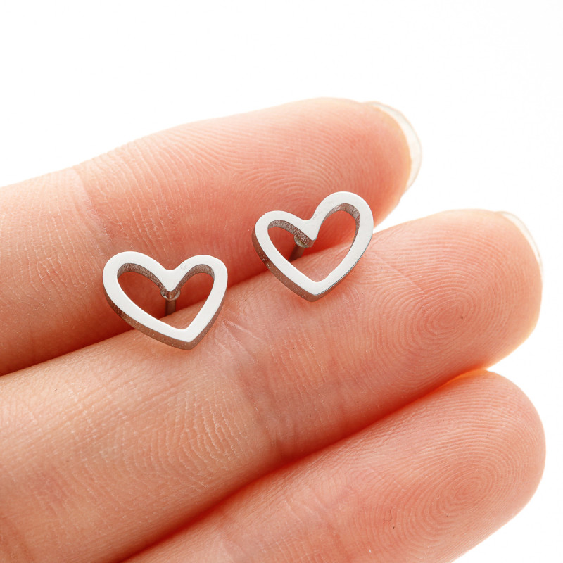 18k Gold Electroplated Stainless Steel Geometric Simple Hollow Love-shaped Peach Heart